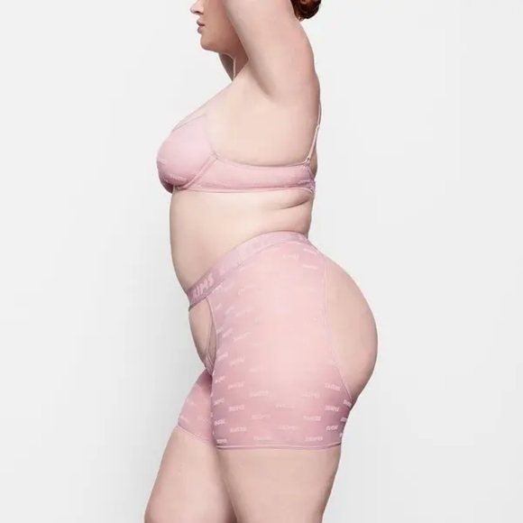 NWT SKIMS AFTER HOURS OPEN SHORT IN ORCHID - Picture 3 of 6